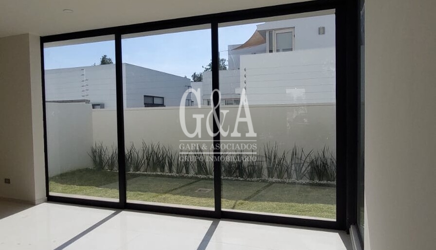 Bosques Vallarta Residencia en Venta
