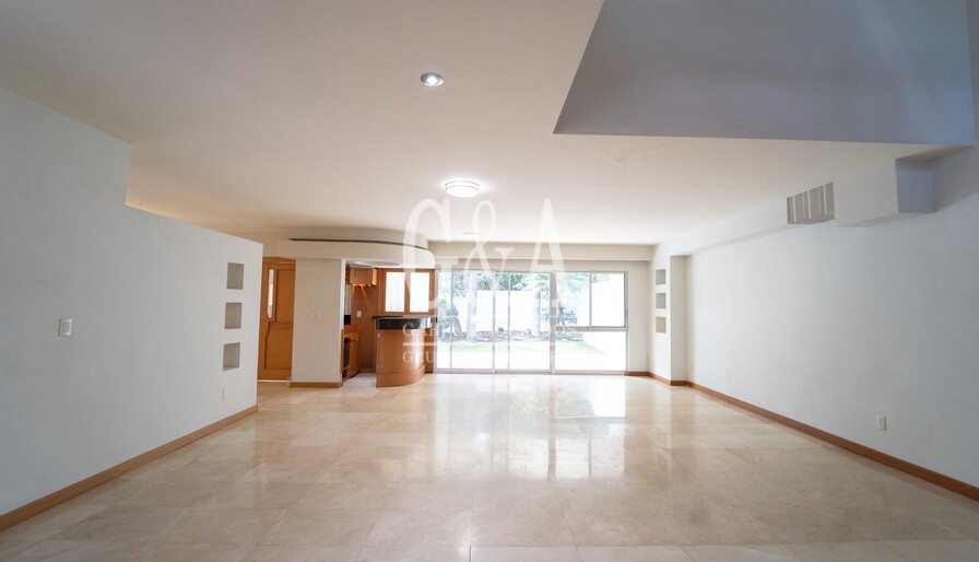 CASA EN RENTA EN VALLE REAL