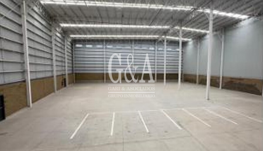 EXCELENTE BODEGA EN VENTA EN PARQUE INDUSTRIAL AXIS