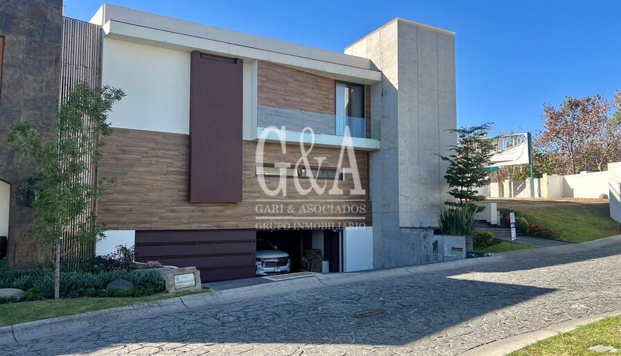 HERMOSA CASA EN COTO