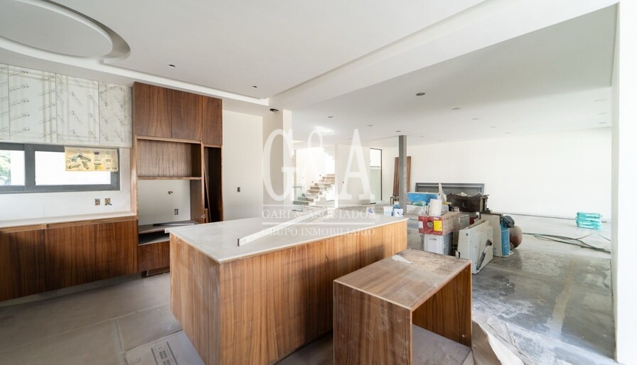 CASA EN VENTA EN VALLE REAL