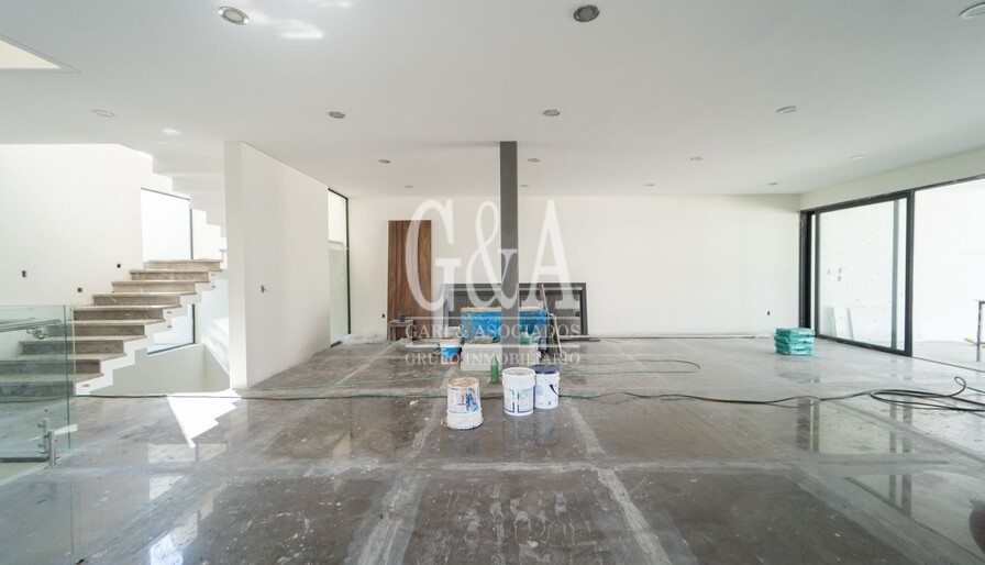 CASA EN VENTA EN VALLE REAL