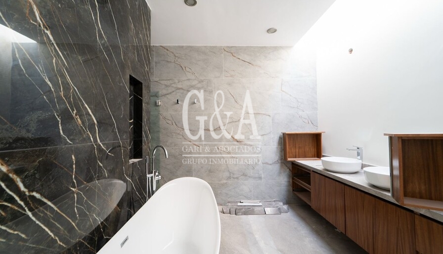 CASA EN VENTA EN VALLE REAL