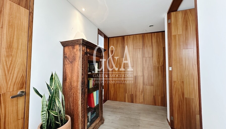 HERMOSA CASA EN OLIVOS RESIDENCIAL