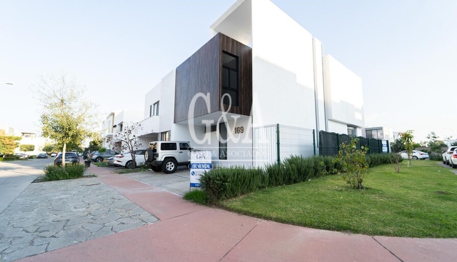 CASA EN VENTA  COTO 2 SOARE