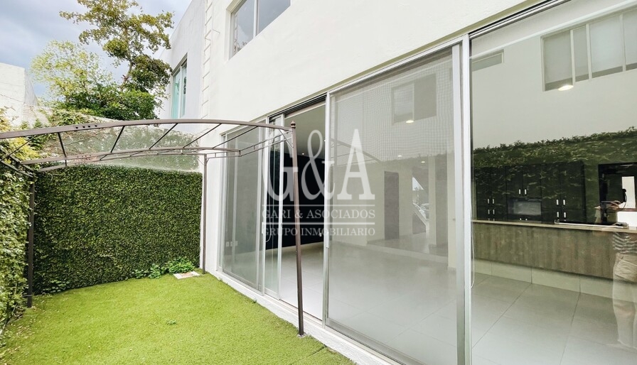 CASA EN RENTA EN SANTILLANA