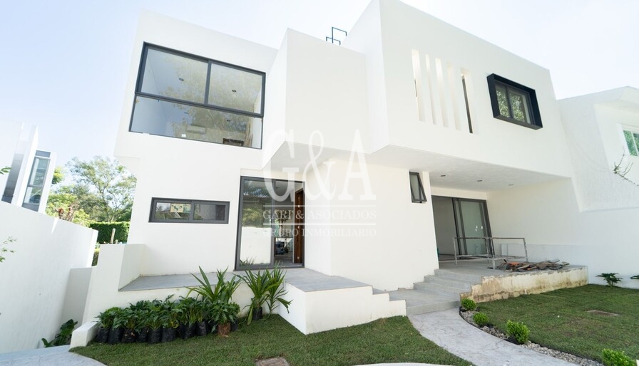 CASA EN VENTA EN VALLE REAL