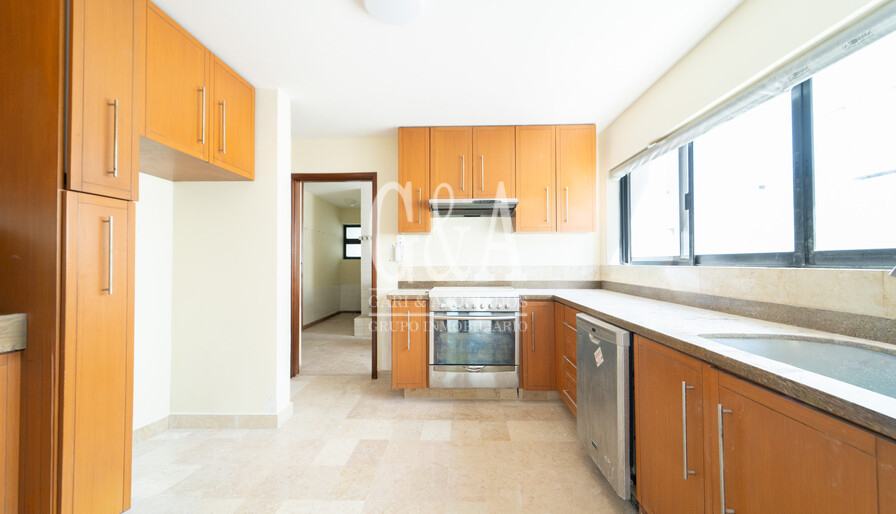 CASA EN RENTA EN VALLE REAL