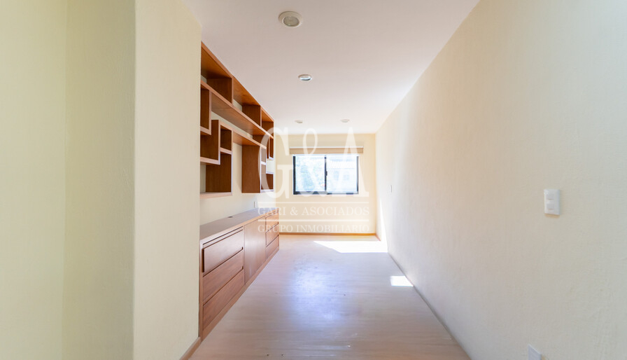 CASA EN RENTA EN VALLE REAL