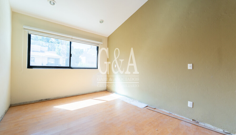 CASA EN RENTA EN VALLE REAL