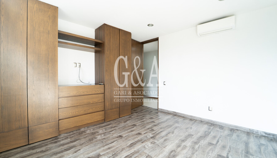 CASA EN RENTA SANTILLANA COTO 1