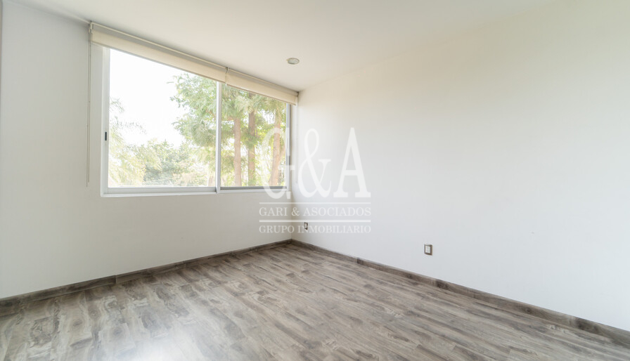 CASA EN RENTA SANTILLANA COTO 1