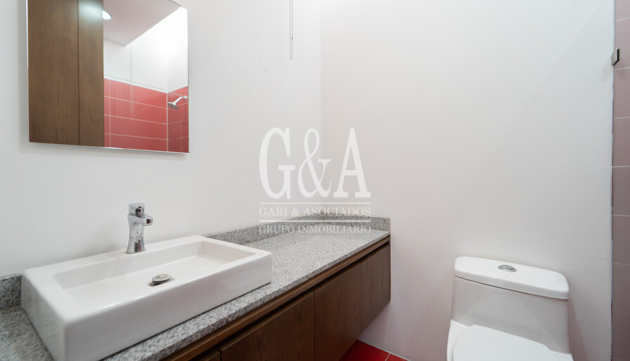 CASA EN RENTA SANTILLANA COTO 1