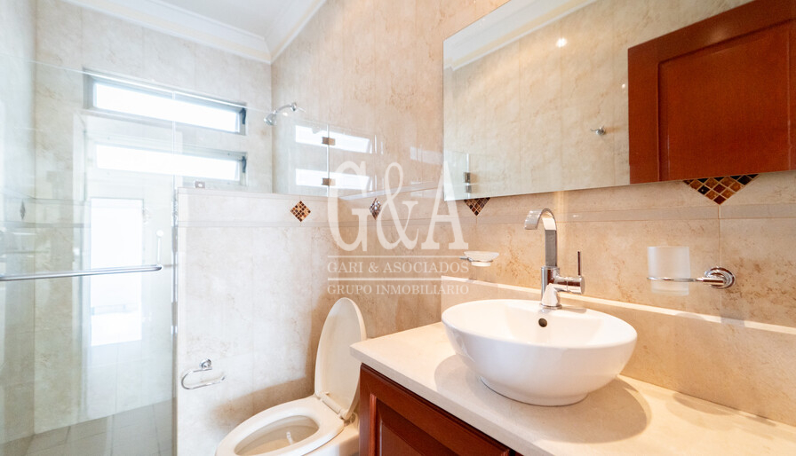 CASA EN VENTA VALLE REAL