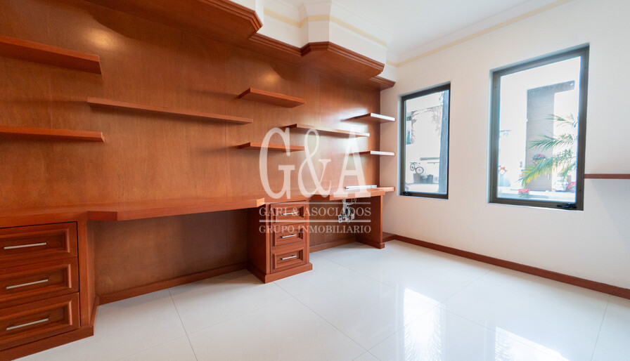 CASA EN VENTA VALLE REAL