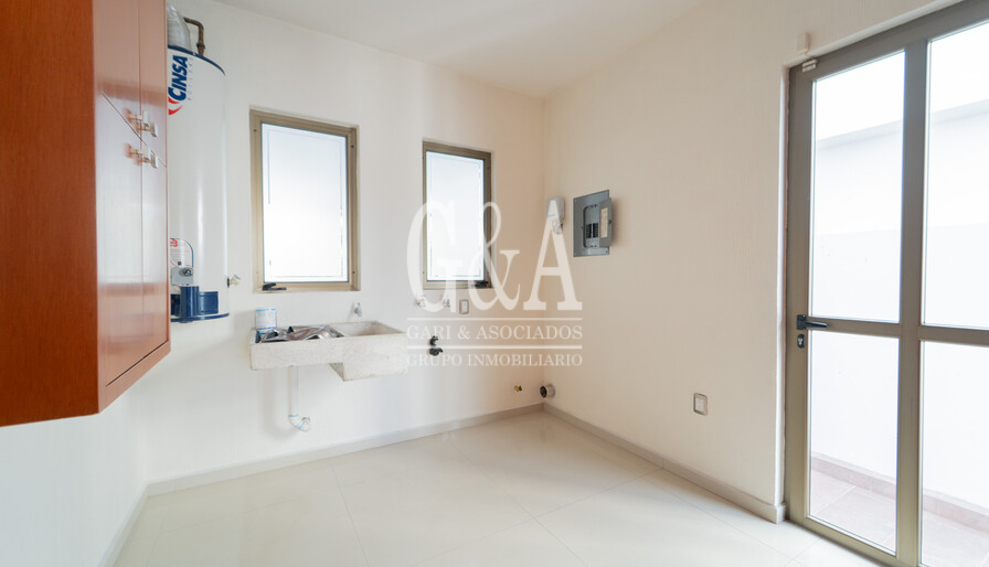 CASA EN VENTA VALLE REAL