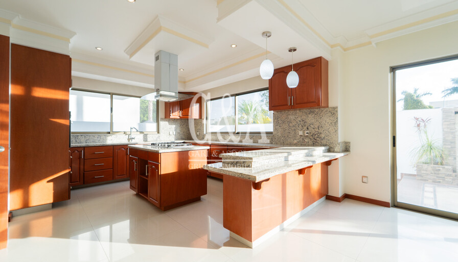 CASA EN VENTA VALLE REAL