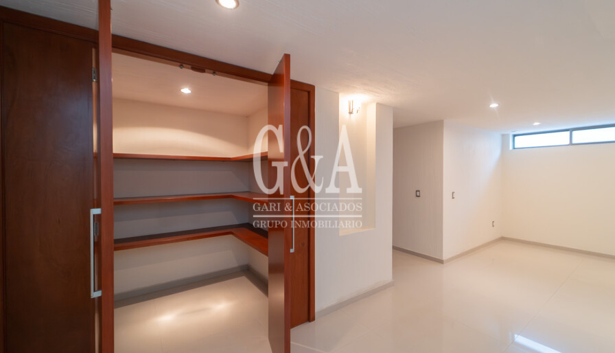 CASA EN VENTA VALLE REAL