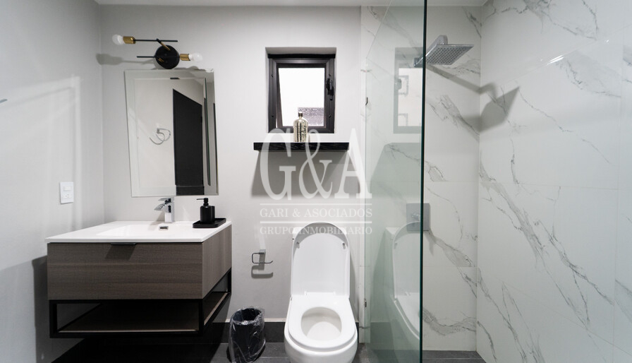 CASA EN VENTA AMUEBLADA EN VALLE REAL