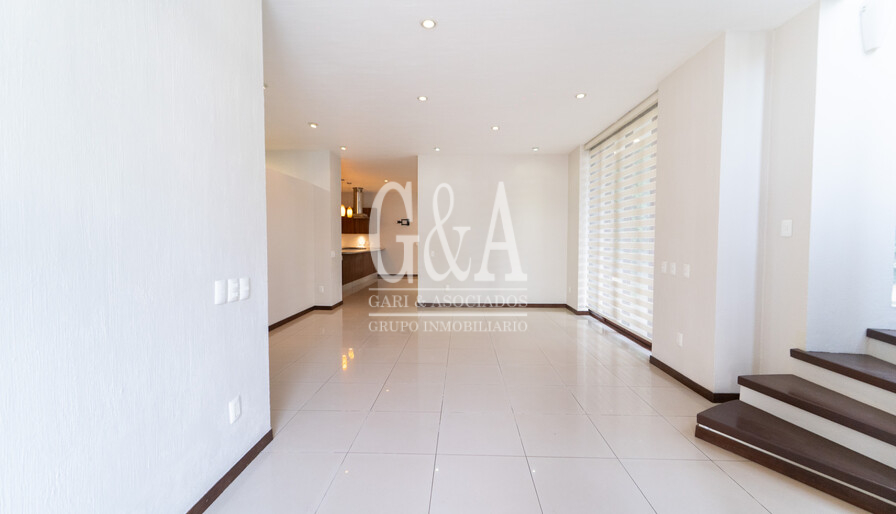 CASA EN RENTA EN JARDIN REAL