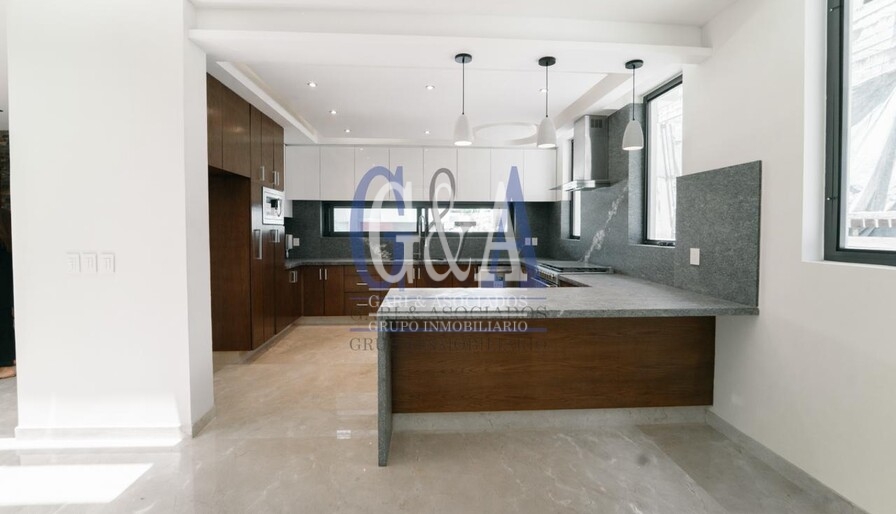 CASA EN VENTA EN COTO VENECIA