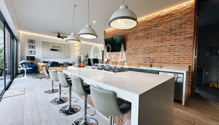HERMOSA CASA EN OLIVOS RESIDENCIAL
