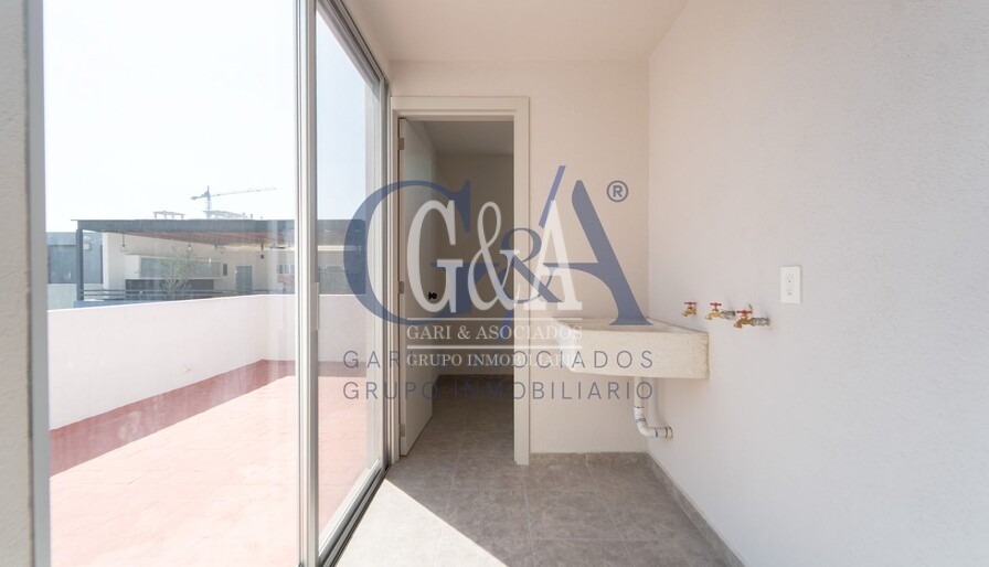 CASA EN VENTA SOLARES, SANTILLANA RESIDENCIAL