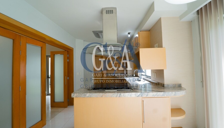 CASA EN RENTA EN VALLE REAL