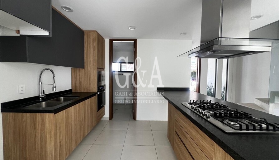¡Casa en RENTA en Coto Madeiras 1! FRACCIONAMIENTO VALLE IMPERIAL