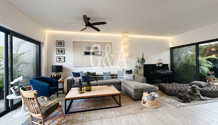 HERMOSA CASA EN OLIVOS RESIDENCIAL