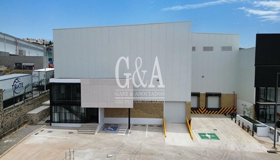 EXCELENTE BODEGA EN VENTA EN PARQUE INDUSTRIAL AXIS