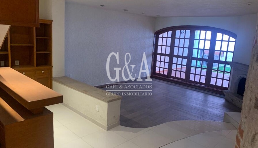 EXCELENTE CASA EN ROYAL COUNTRY