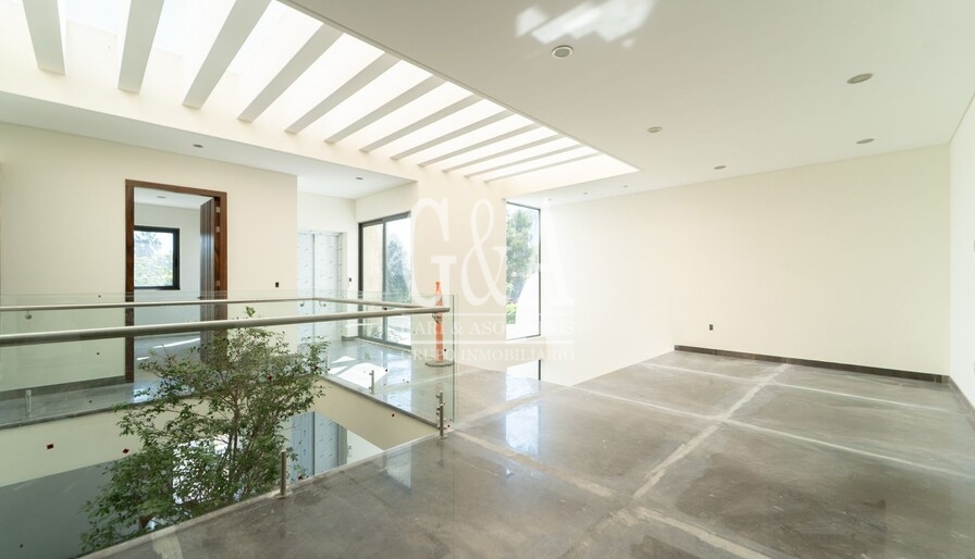 CASA EN VENTA EN VALLE REAL