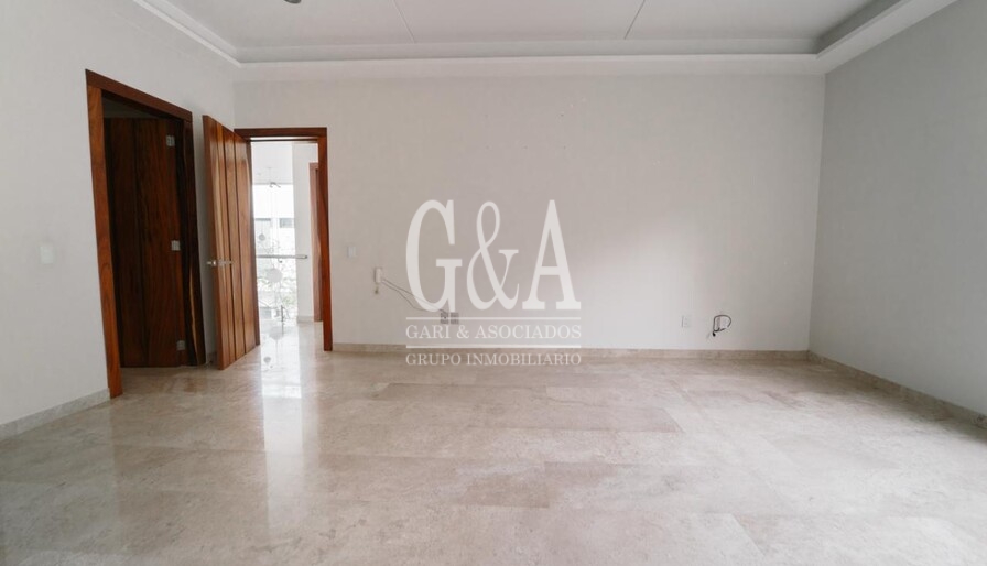 Casa en Venta en Valle Real  San Arturo Norte