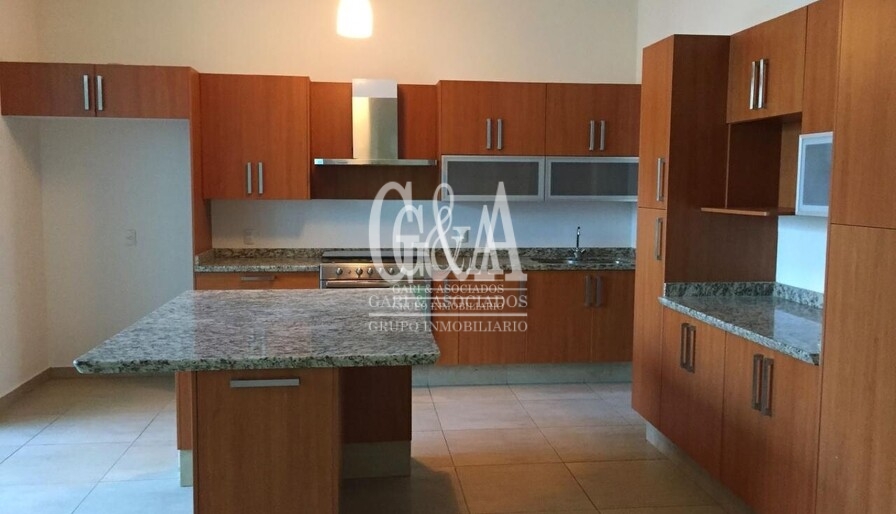 CASA EN VENTA EN OLIVOS RESIDENCIAL