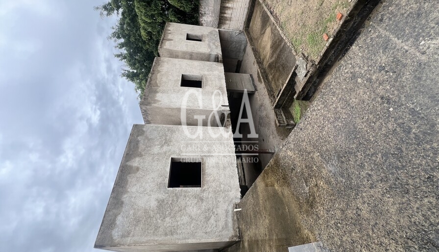 Impresionante casa en obra gris en Villa Coral