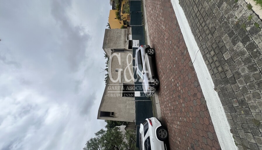 Impresionante casa en obra gris en Villa Coral