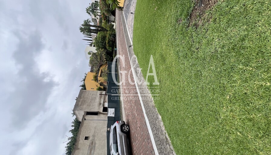 Impresionante casa en obra gris en Villa Coral