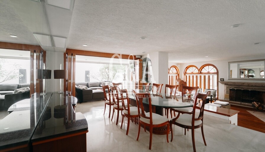 RESIDENCIA EN VENTA, EN ESQUINA VALLE REAL