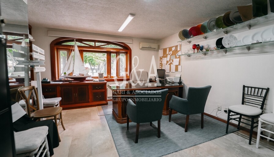 RESIDENCIA EN VENTA, EN ESQUINA VALLE REAL