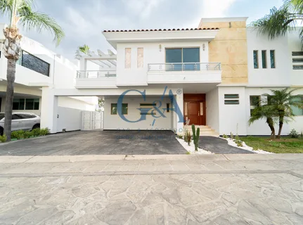 CASA EN VENTA VALLE REAL