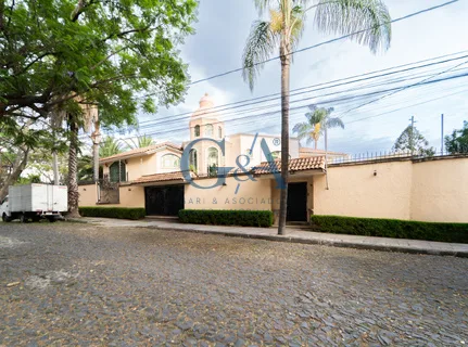 CASA EN VENTA EN LAS FUENTES