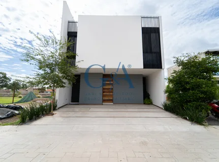 CASA NUEVA EN VENTA EN FLOR DE LOTO, LA TIJERA.