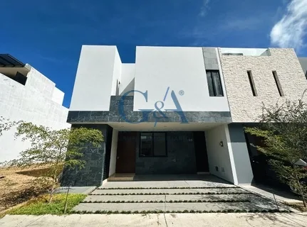 FONTEE (SOLARES) ESTRENA CASA DE LUJO