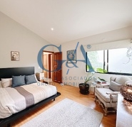 CASA EN VALLE REAL FRENTE APARQUE