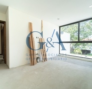 CASA EN VENTA EN VALLE REAL SOBRE AVENIDA