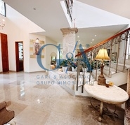 CASA EN VALLE REAL FRENTE APARQUE