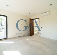 CASA EN VENTA EN VALLE REAL SOBRE AVENIDA