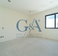 CASA EN VENTA EN VALLE REAL SOBRE AVENIDA