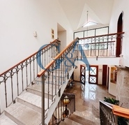 CASA EN VALLE REAL FRENTE APARQUE